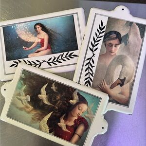 Metal pictures! 3piece set! Holes for hanging on each end of metal!